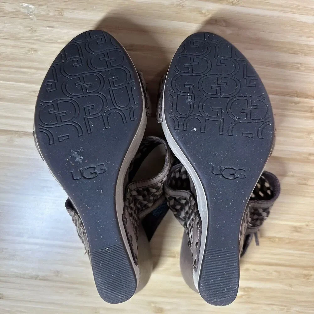 UGG Assia Leather Wedge Sandals Woven Casual Boho Studded Chocolate Brown Sz 6.5